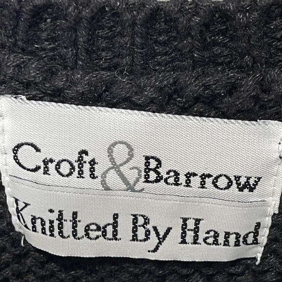 Croft & Borrow Snowflakes Hand Knitted Button Front Sweater Vest Novelty Winter - Picture 4 of 8